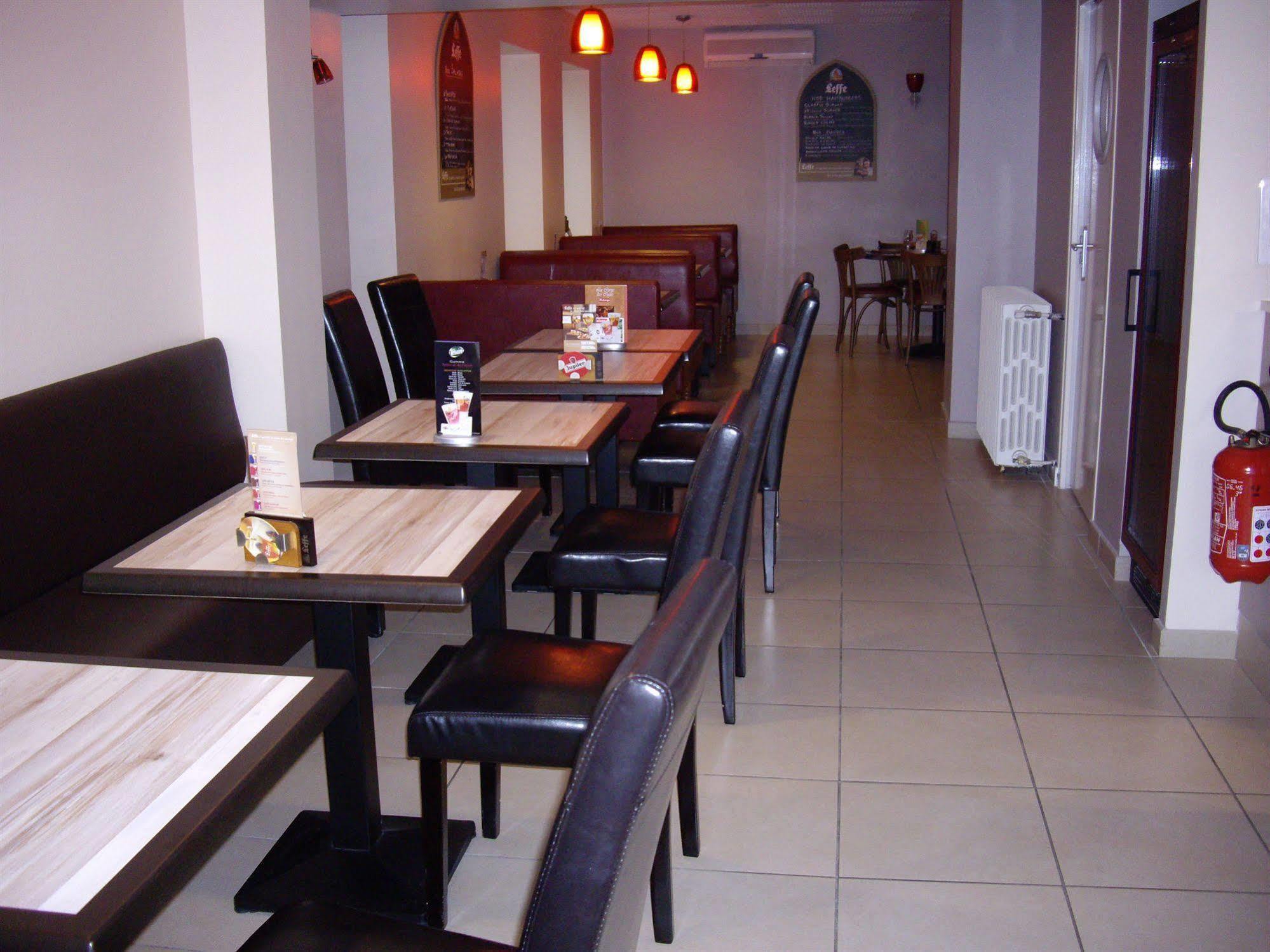Hotel Le Carnot Bolbec Esterno foto